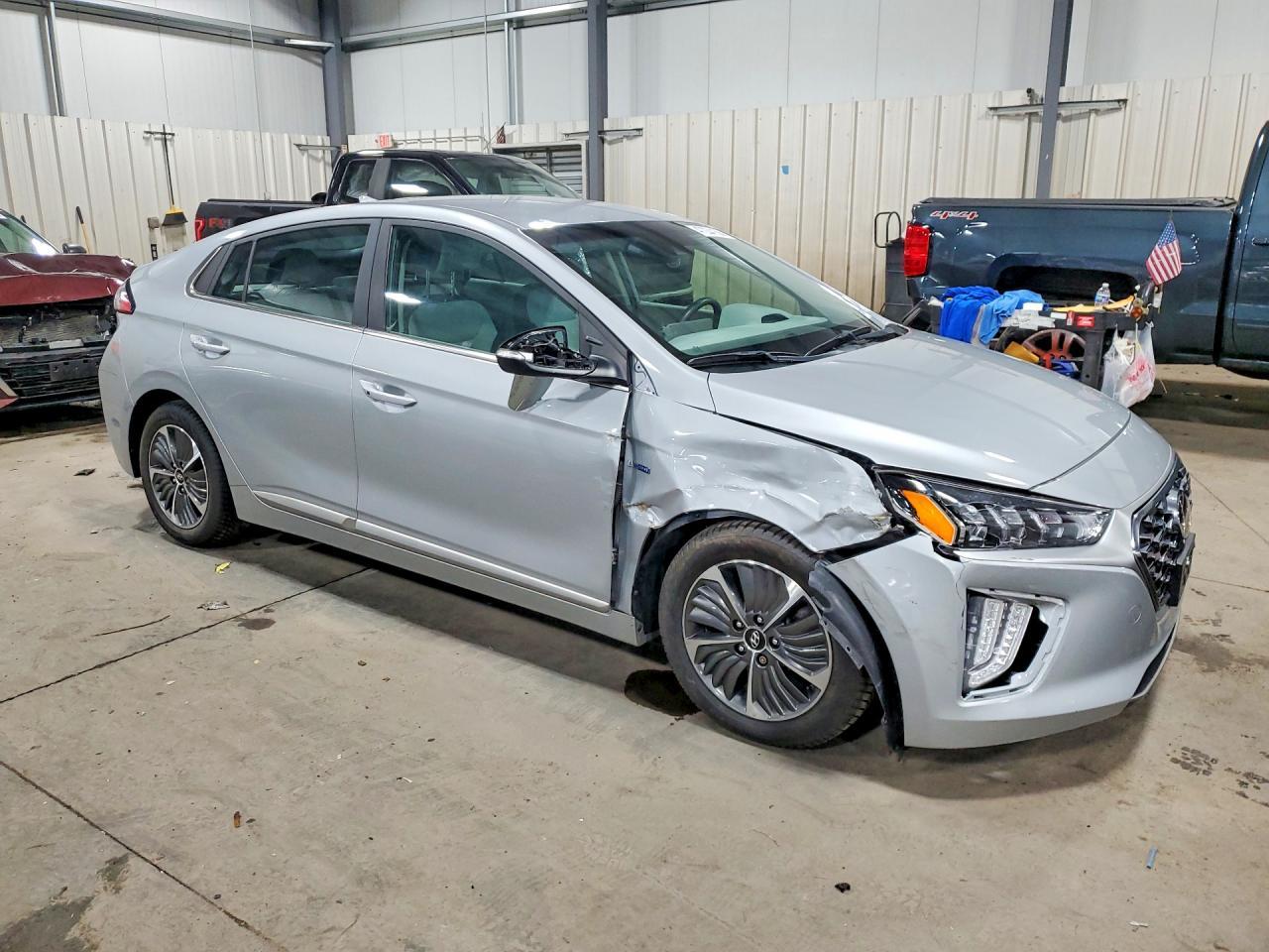2020 Hyundai Ioniq Plug-In Hybrid Sel - Фото 4