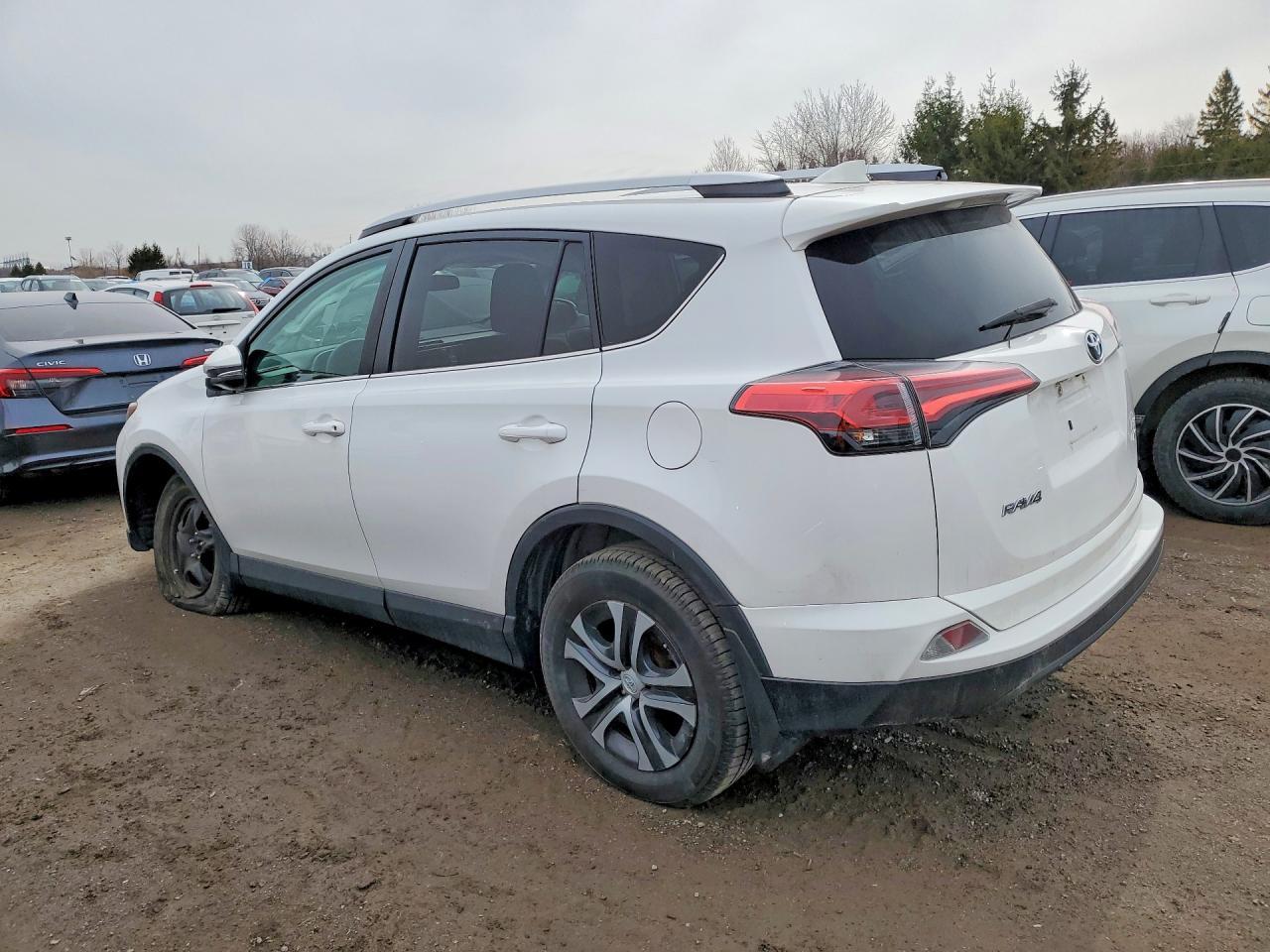 2016 Toyota Rav4 Le - Фото 2