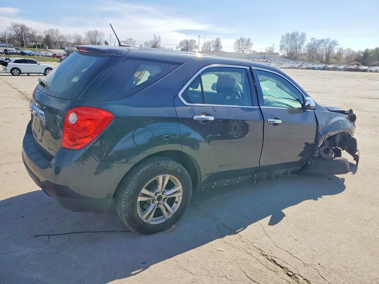 2013 Chevrolet Equinox Ls - Image 3
