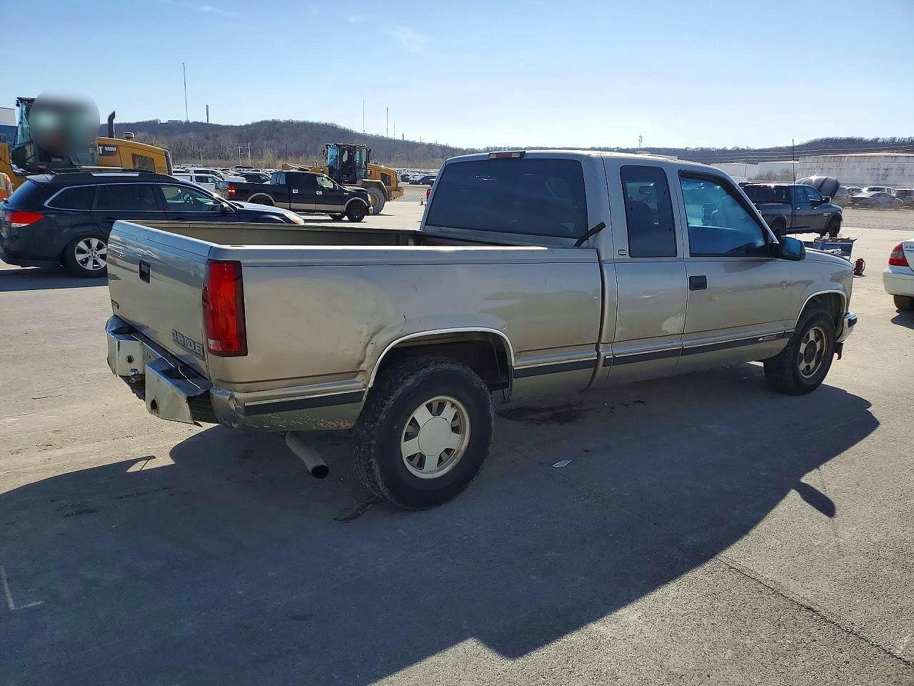 1998 Chevrolet Gmt-400 C1500 - Image 3