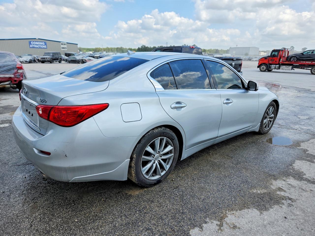 2016 Infiniti Q50 3.0T Premium - Image 3