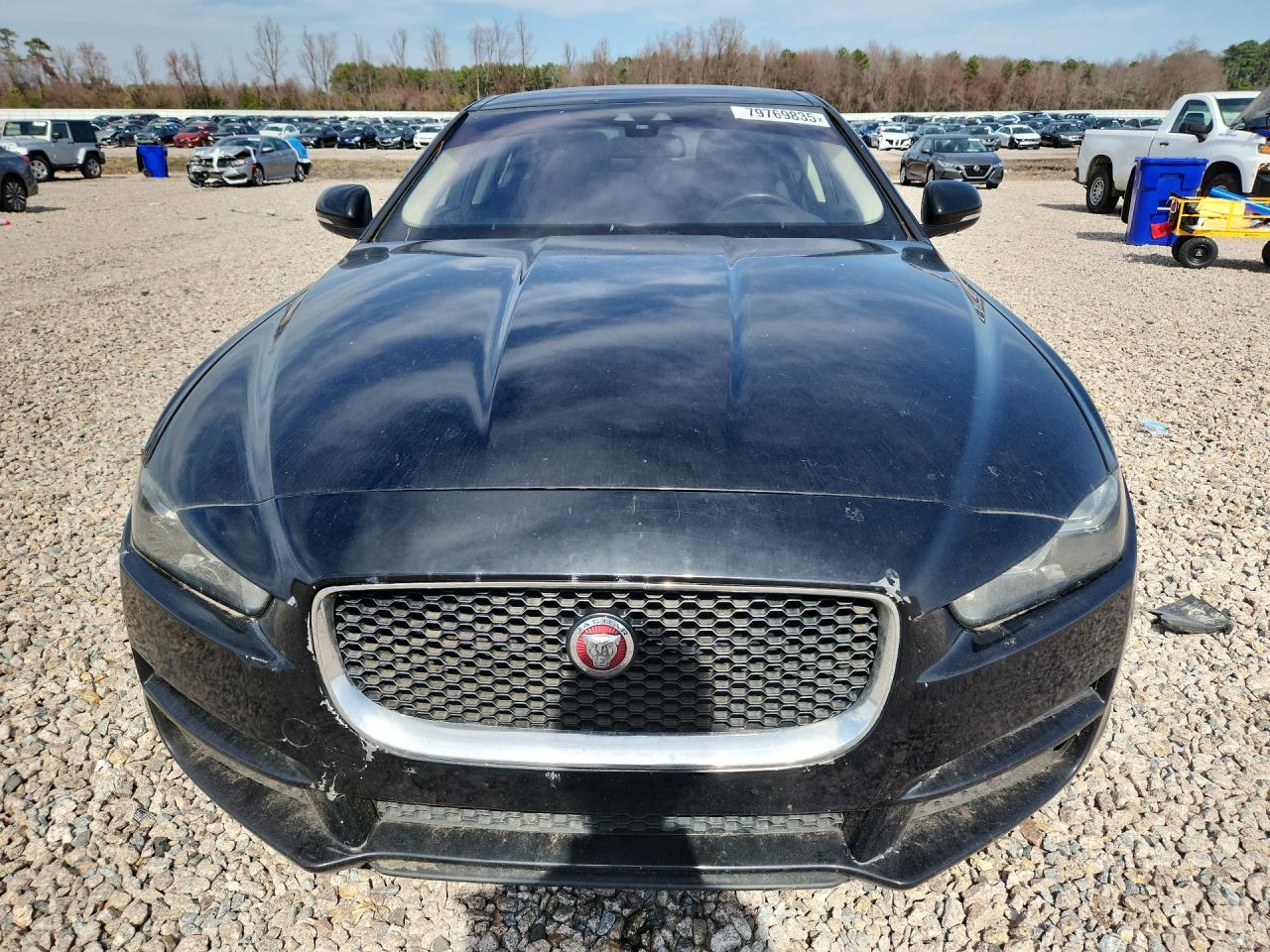 2018 Jaguar Xe - Фото 5