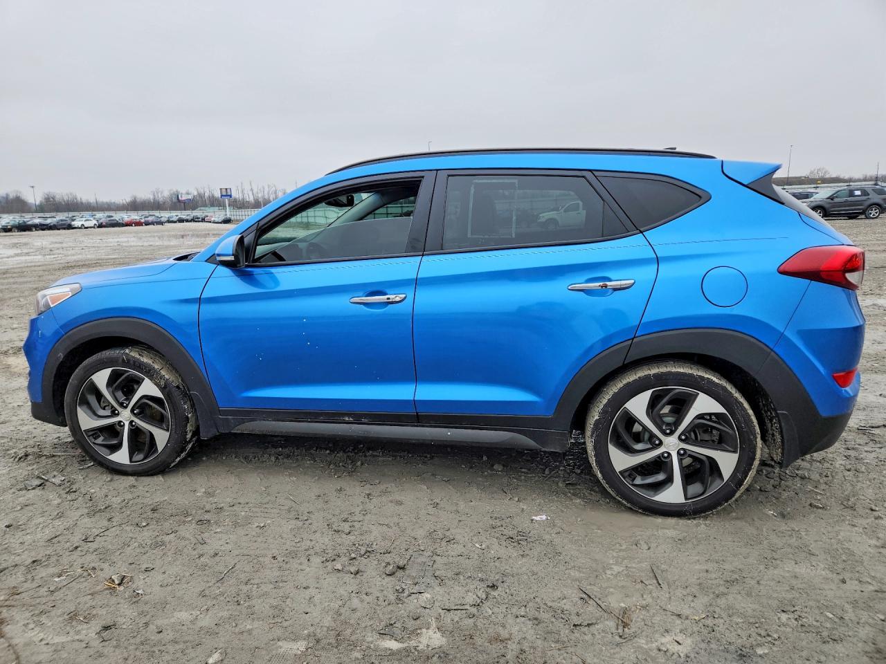 2016 Hyundai Tucson Limited - Image 2