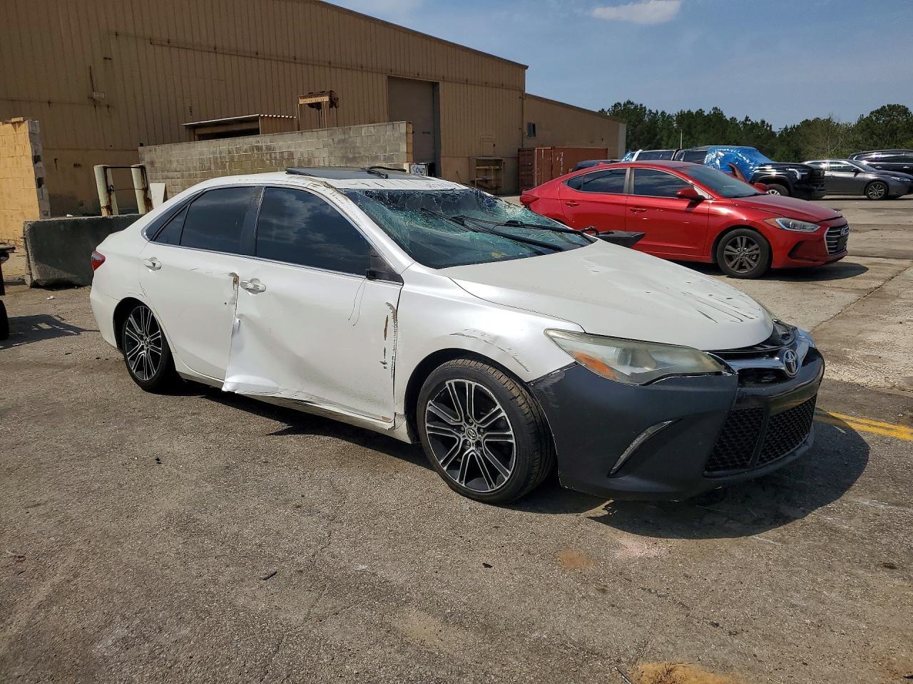 2016 Toyota Camry Special Edition - Image 4
