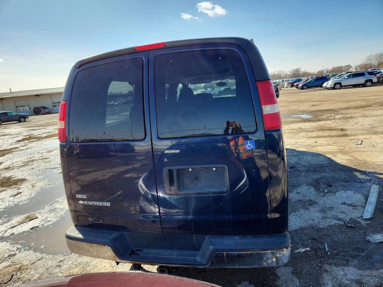 2007 Chevrolet Express G1500 - Image 6