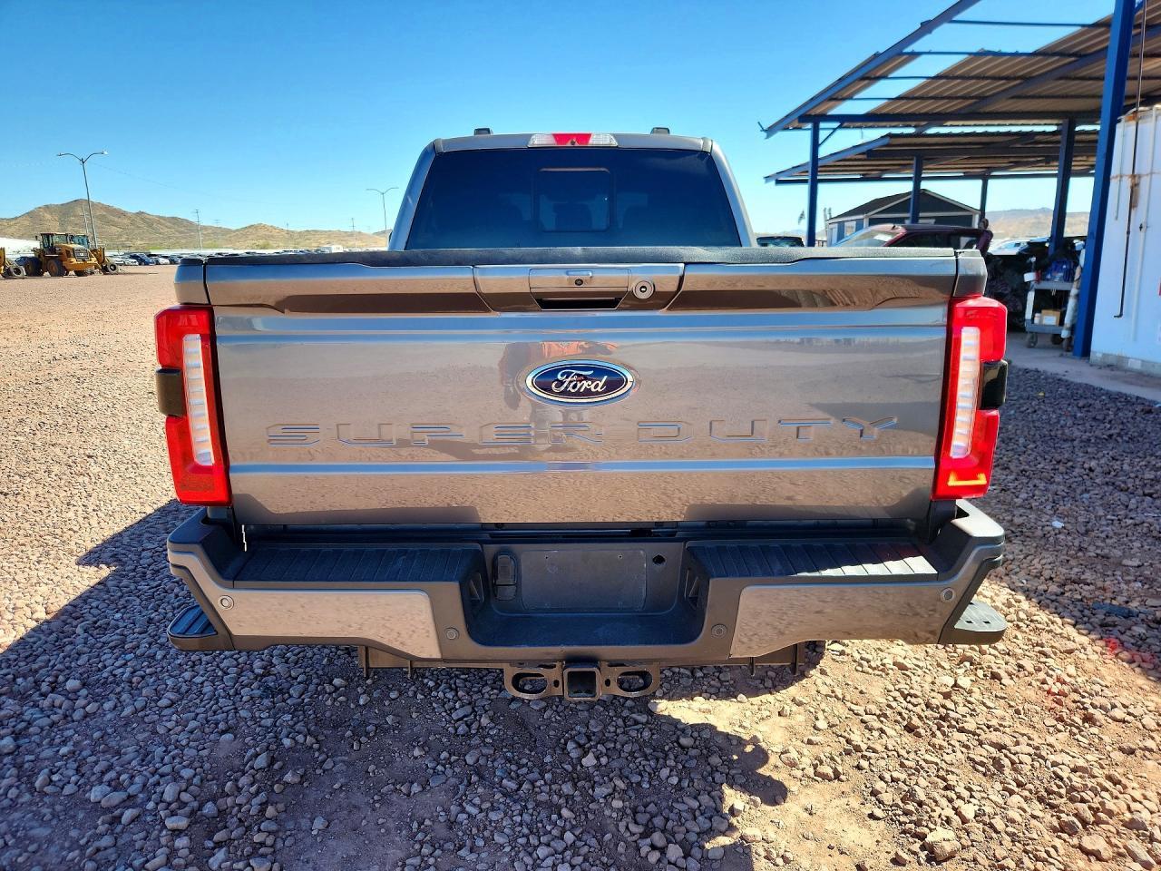 2023 Ford F250 Super Duty - Фото 6