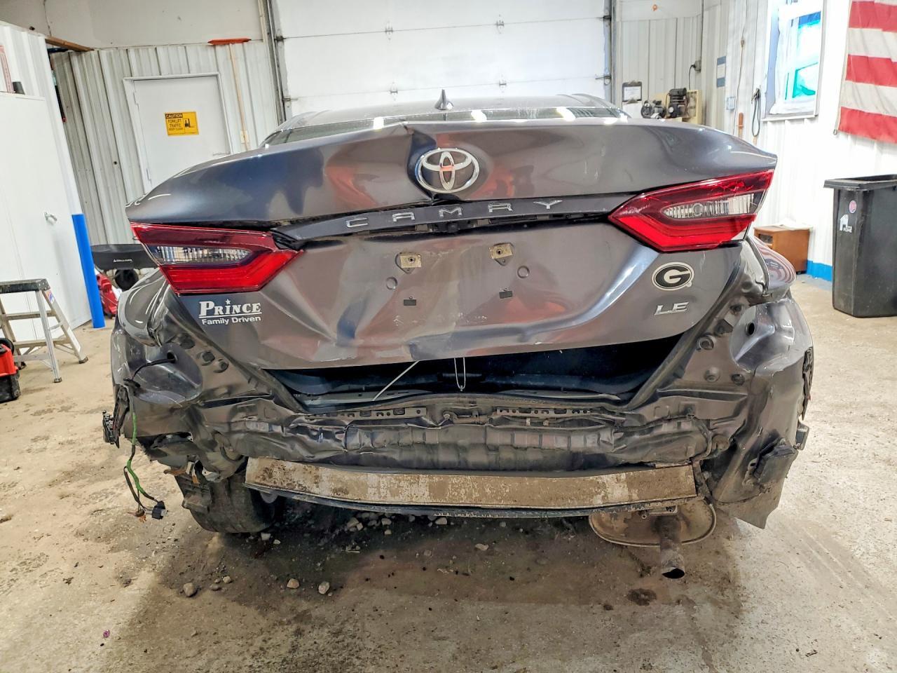2024 Toyota Camry Le - Фото 6