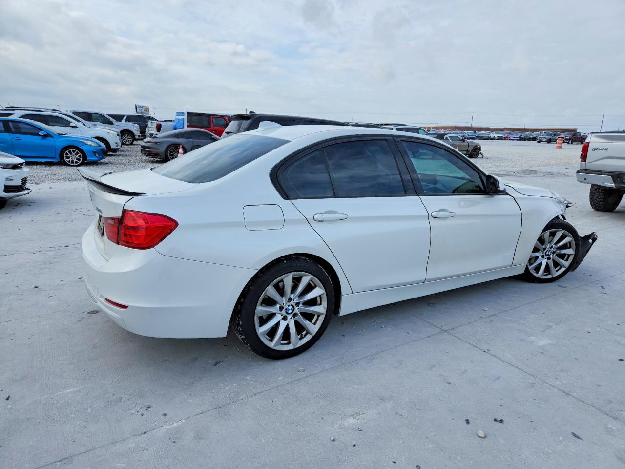 2013 BMW 328 I Sulev - Image 3