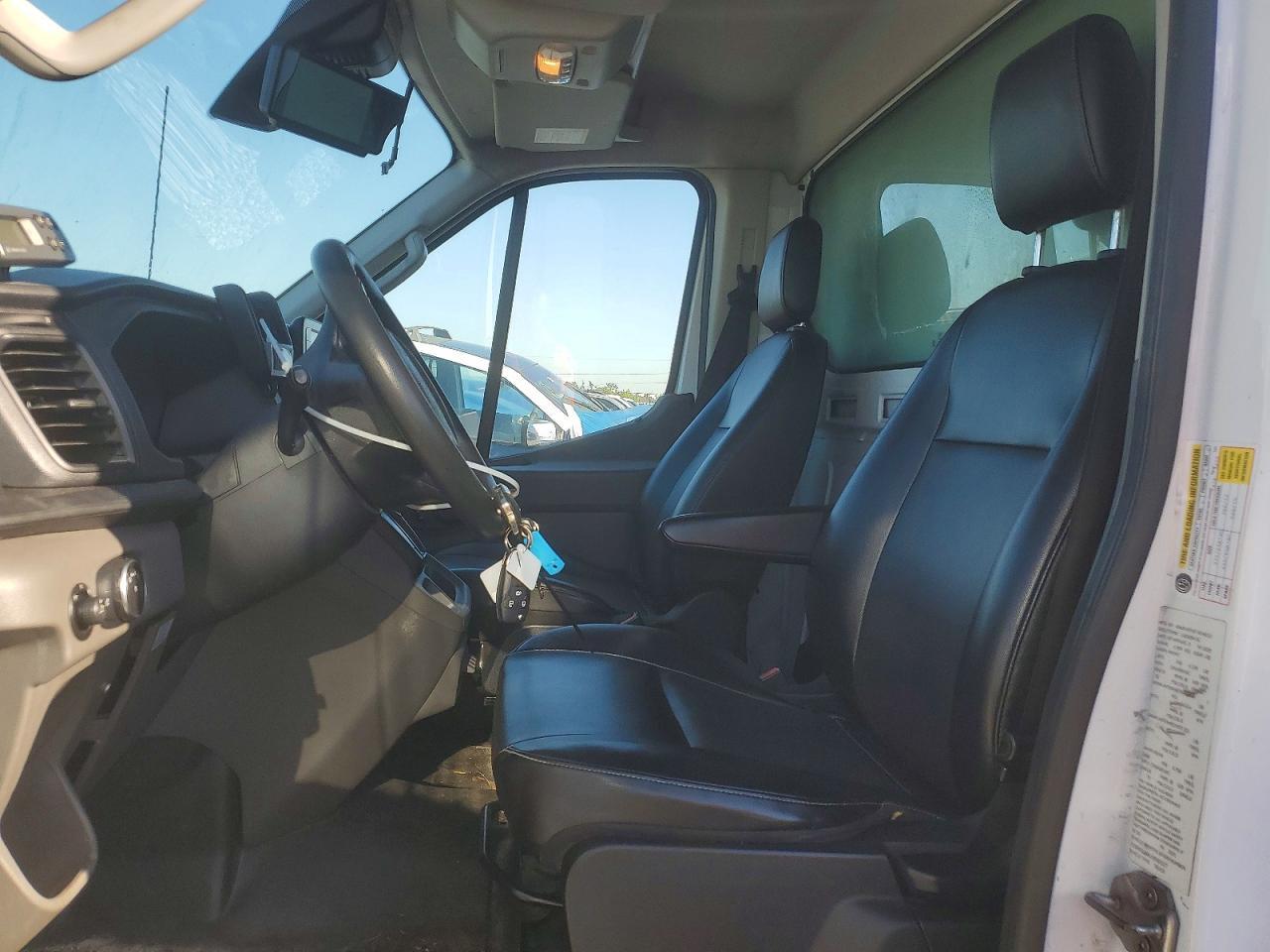 2020 Ford Transit Delivery Truck - Image 7