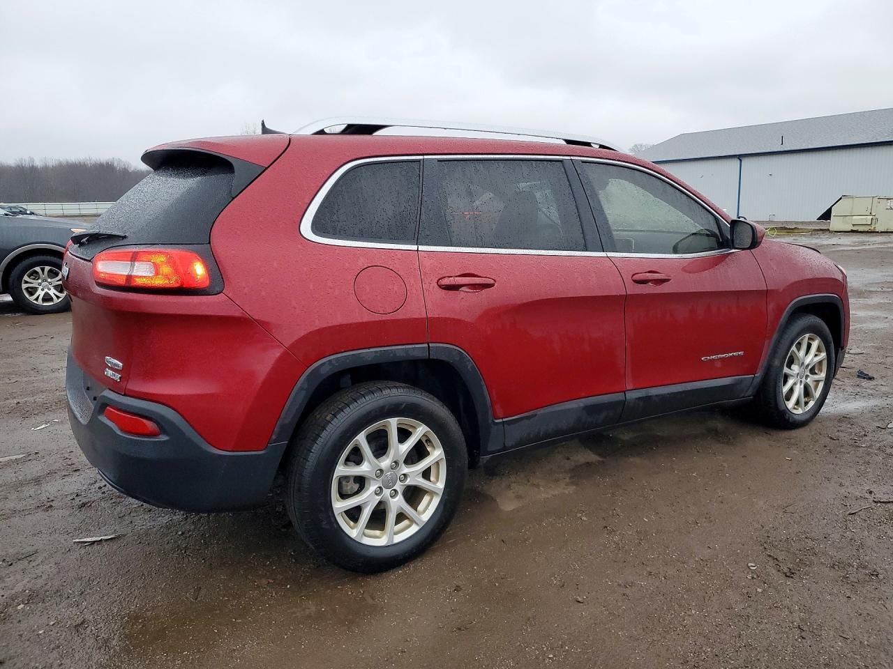 2016 Jeep Cherokee Latitude - Image 3