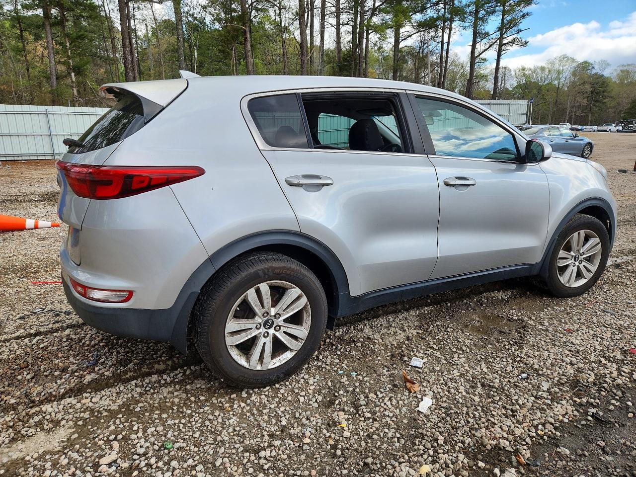 2019 Kia Sportage Lx - Image 3