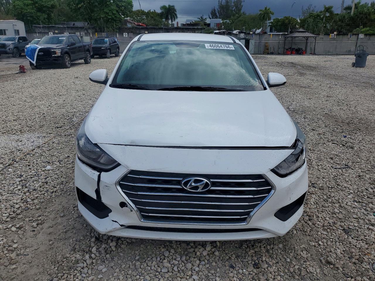 2021 Hyundai Accent Se - Фото 5