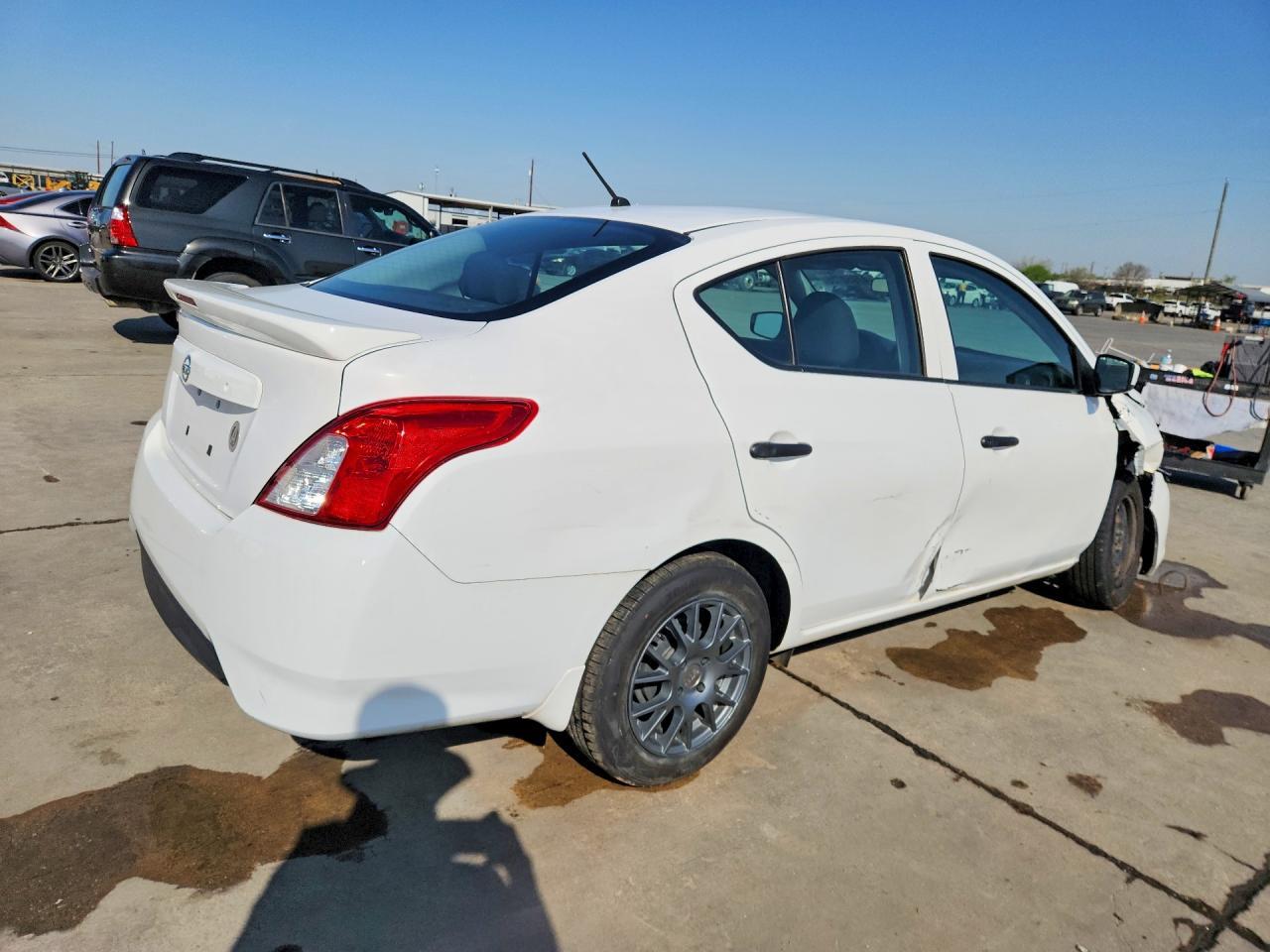 2018 Nissan Versa S Plus - Фото 3