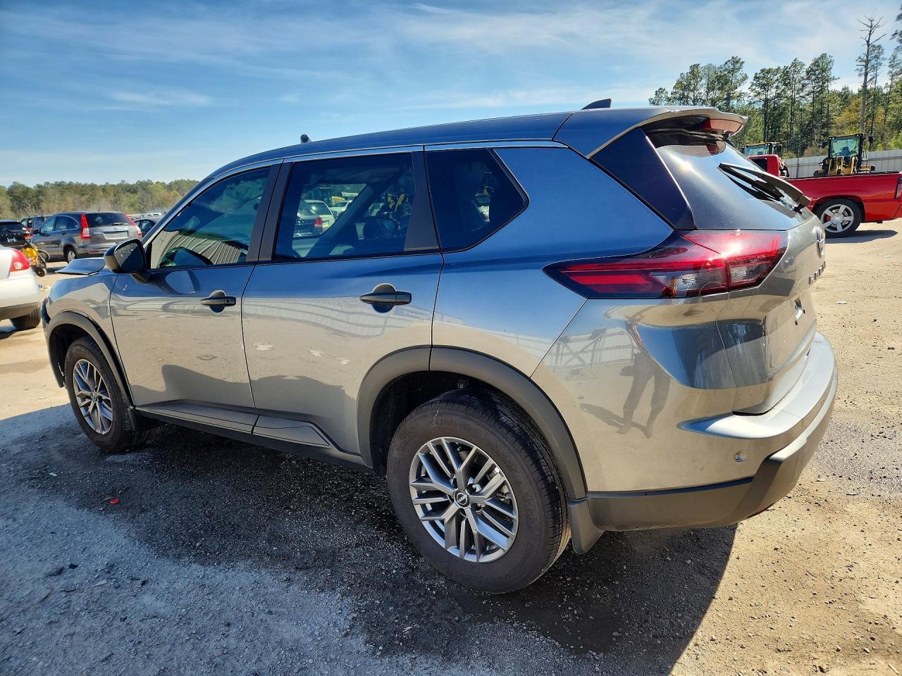 2025 Nissan Rogue S - Фото 2