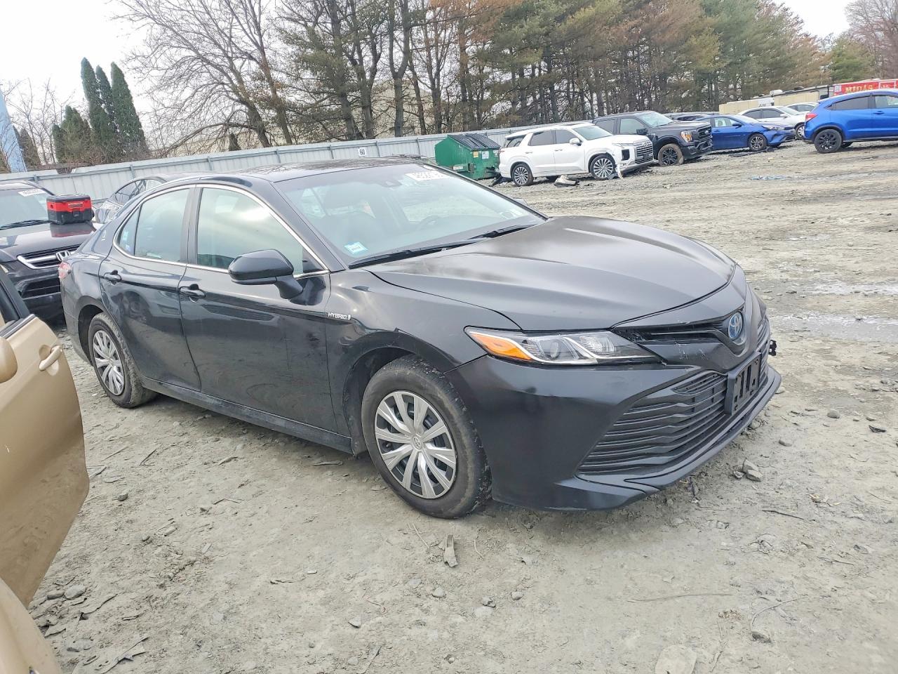 2018 Toyota Camry Hybrid Le - Image 4