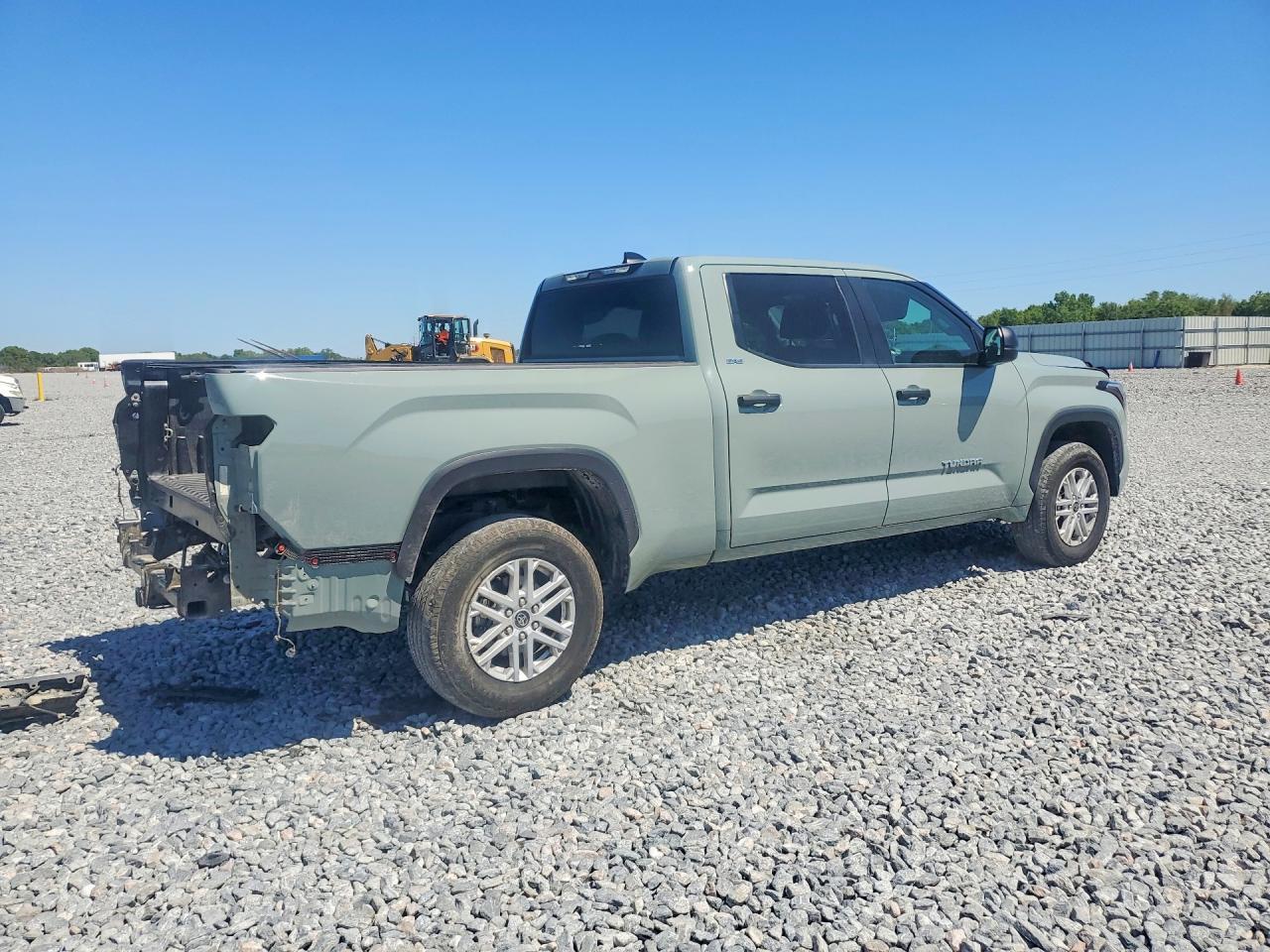 2024 Toyota Tundra Sr5 - Image 3