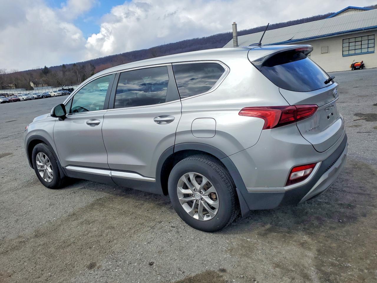 2020 Hyundai Santa Fe Se - Фото 2