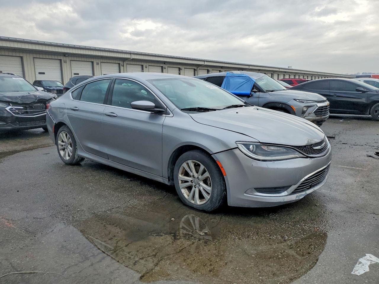 2016 Chrysler 200 Limited - Фото 4