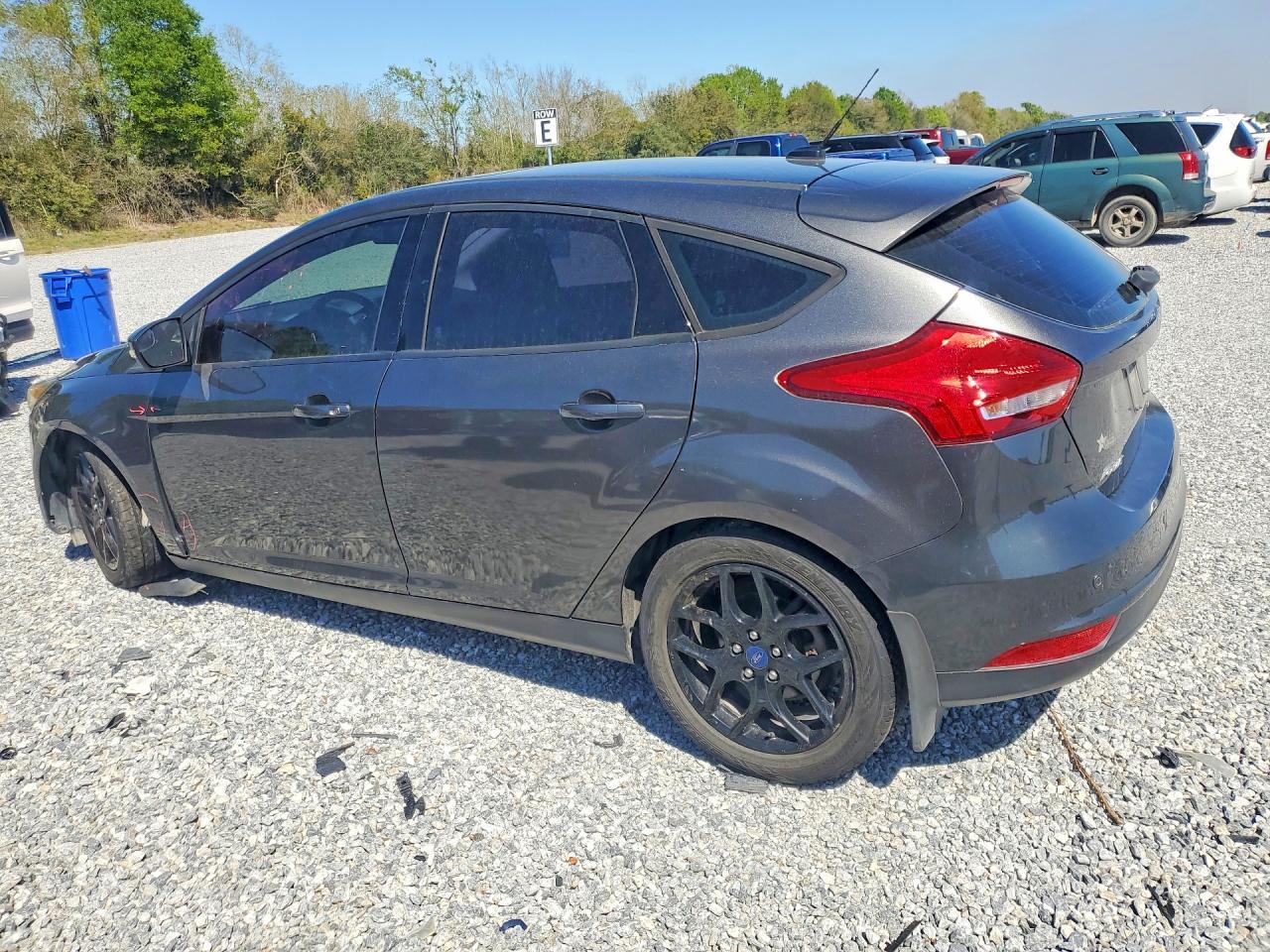 2016 Ford Focus Se - Фото 2