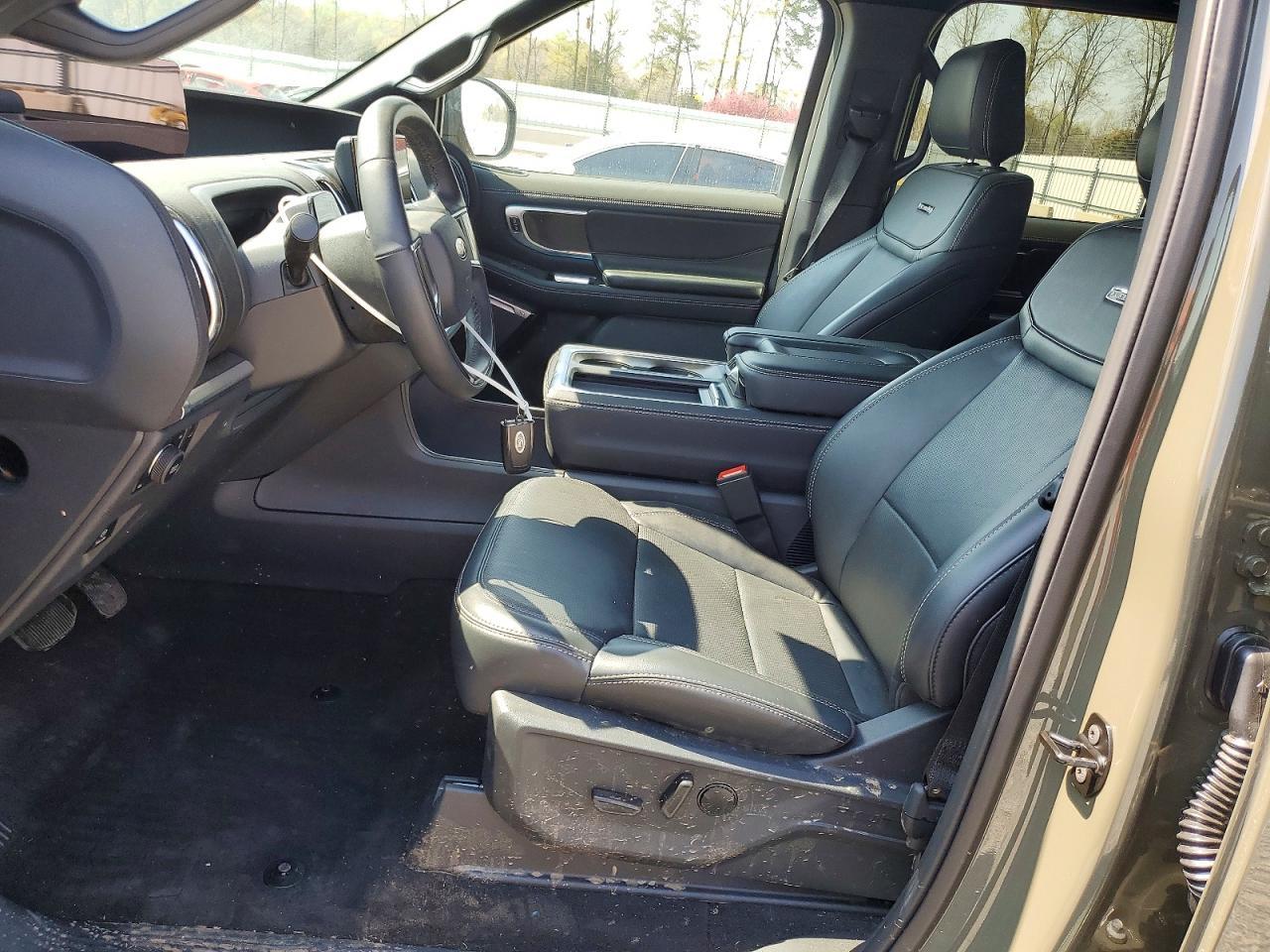 2025 Ford Expedition Max Platinum - Image 7
