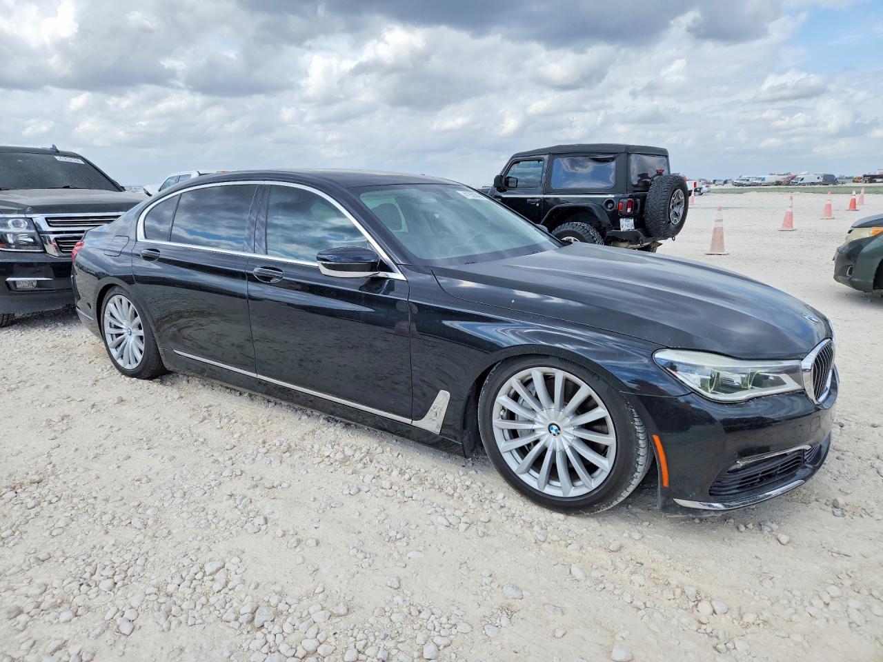 2016 BMW 750 I - Фото 4