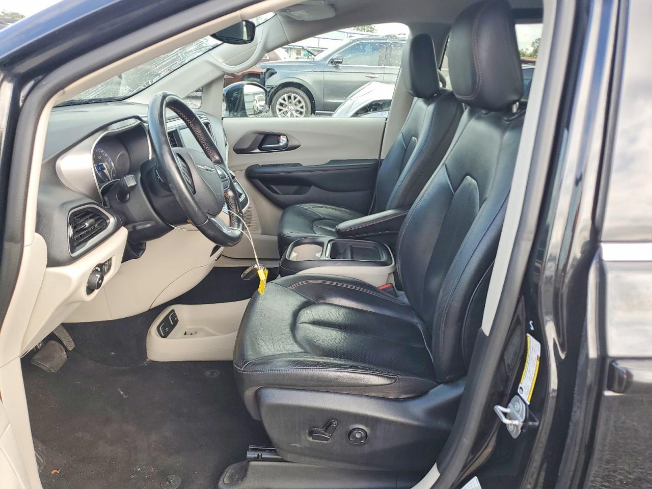 2020 Chrysler Pacifica Touring L - Image 7