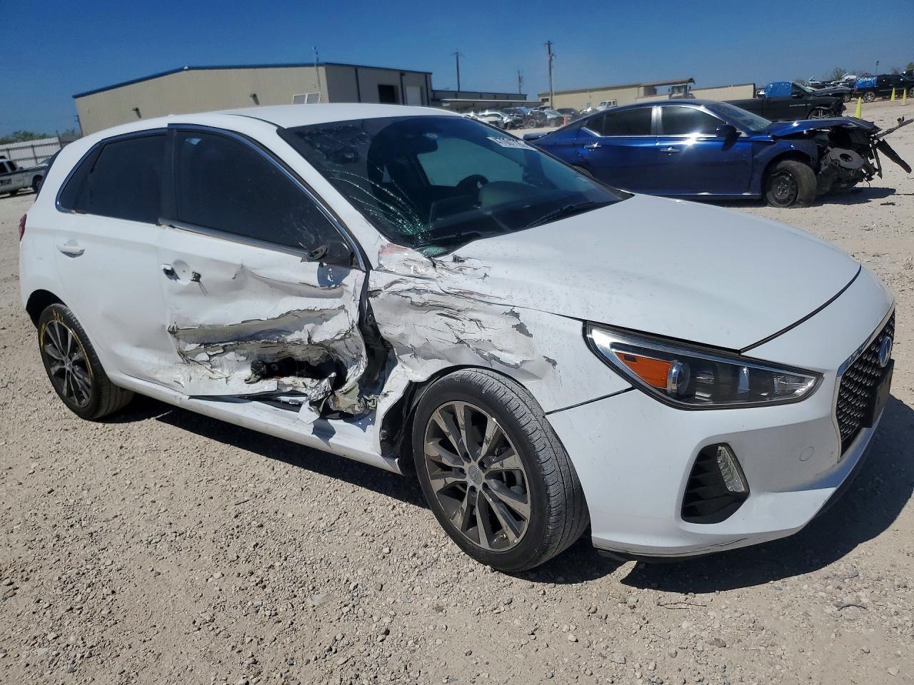 2020 Hyundai Elantra Gt Base - Фото 4