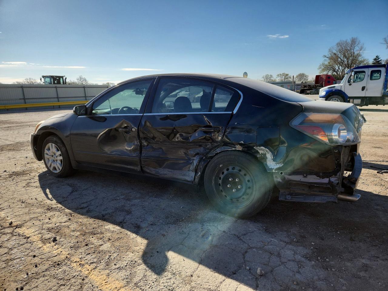2010 Nissan Altima 2.5 - Фото 2