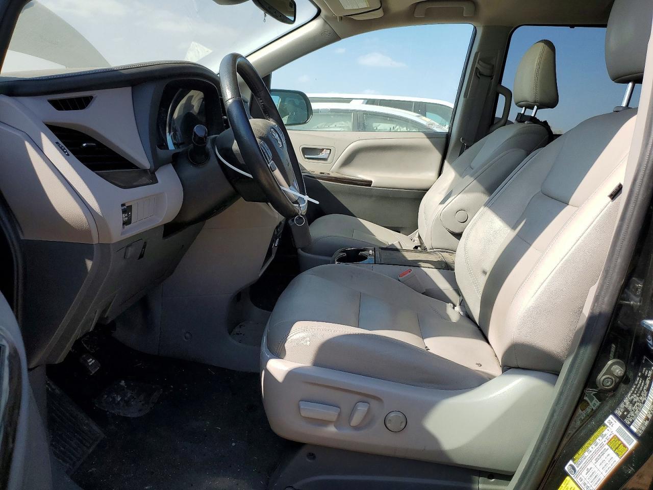 2020 Toyota Sienna Xle 8-Passenger - Image 7