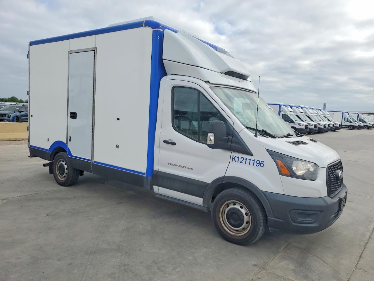 2021 Ford Transit Delivery Truck - Фото 4