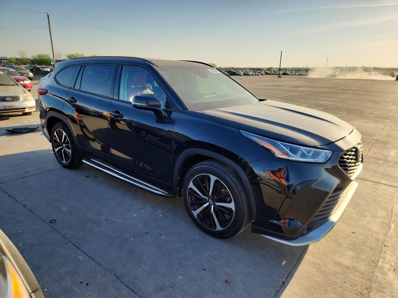 2022 Toyota Highlander Xse - Image 4