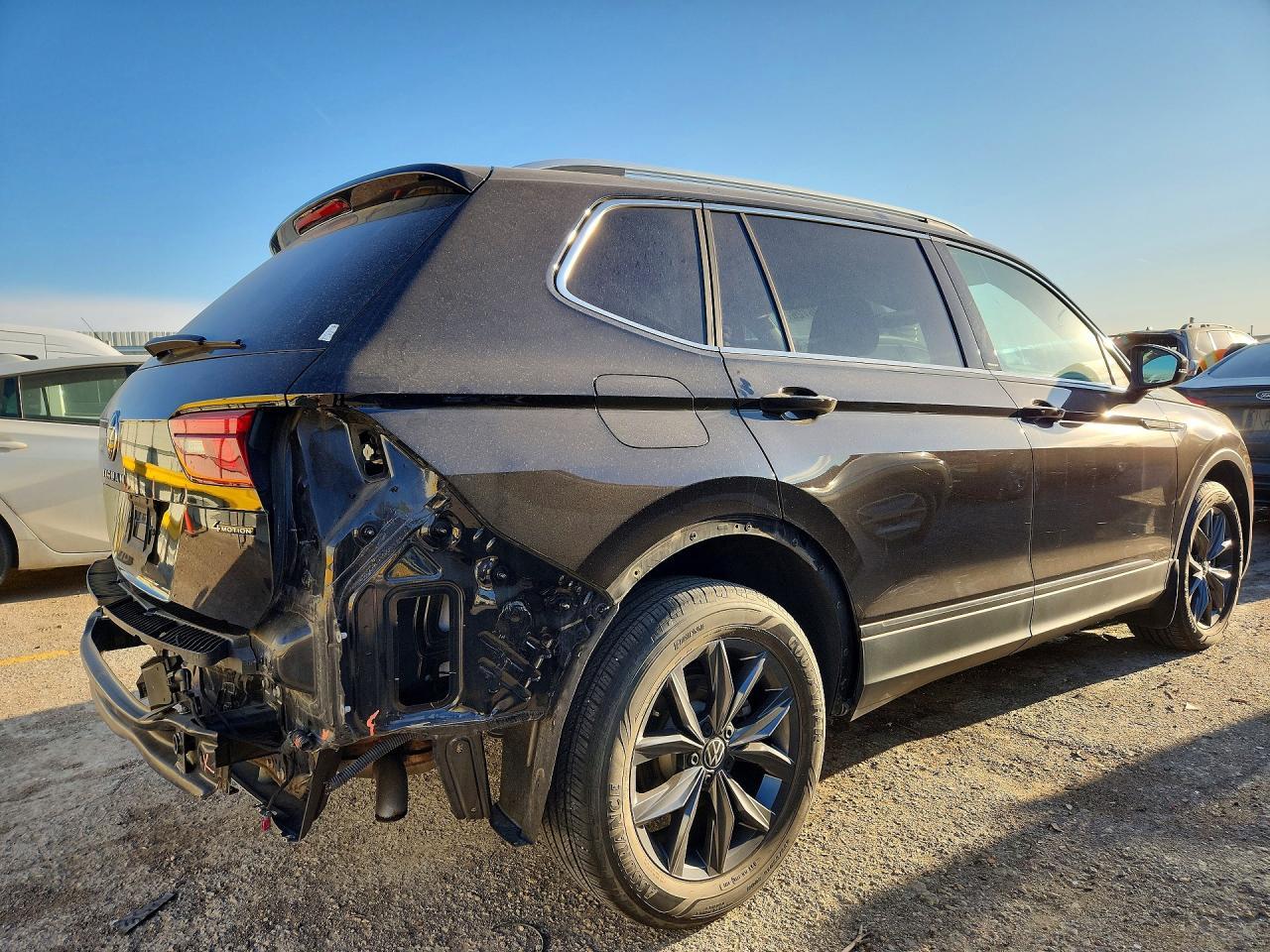 2022 Volkswagen Tiguan Se - Фото 3