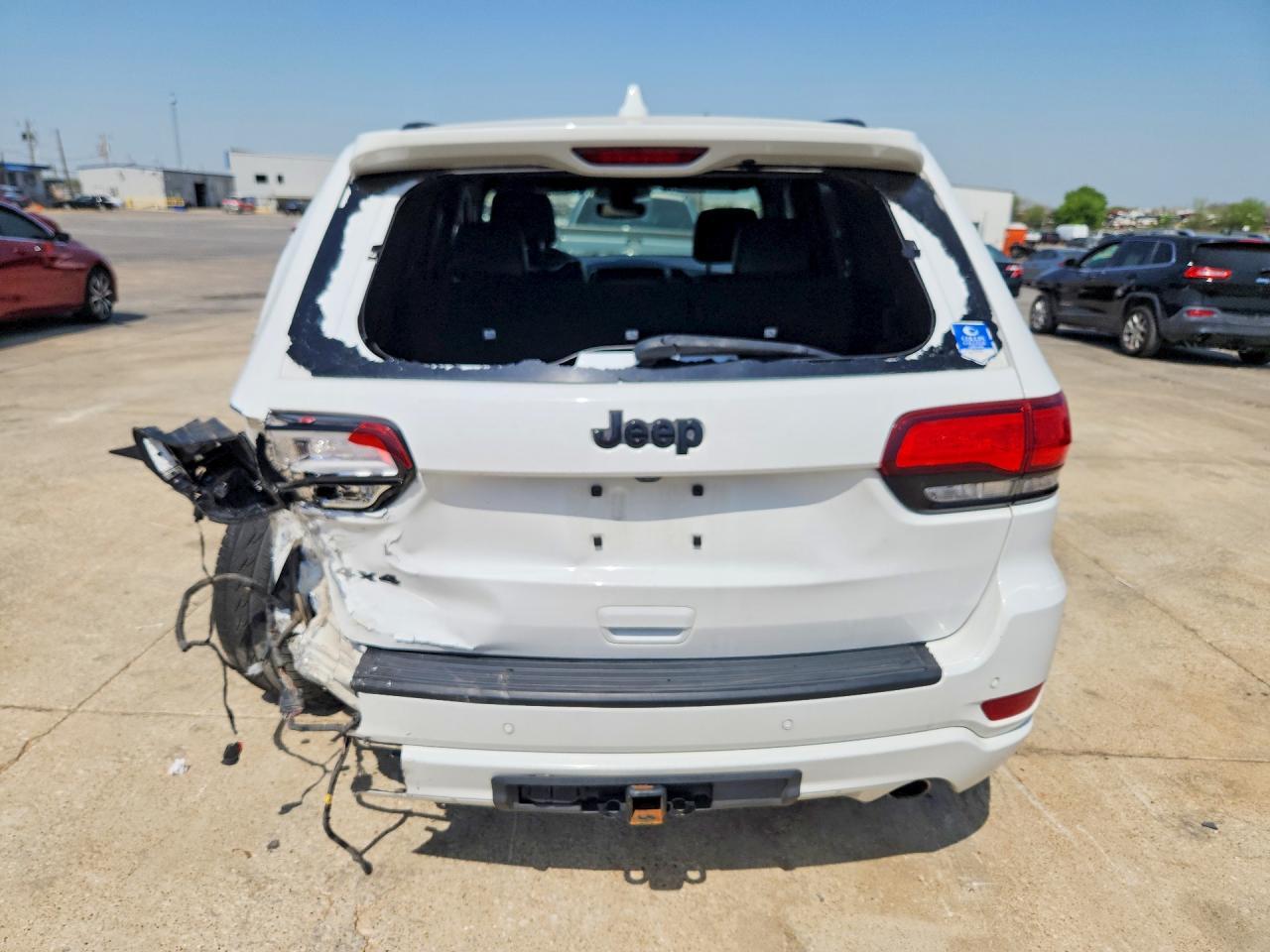 2019 Jeep Grand Cherokee Laredo - Image 6