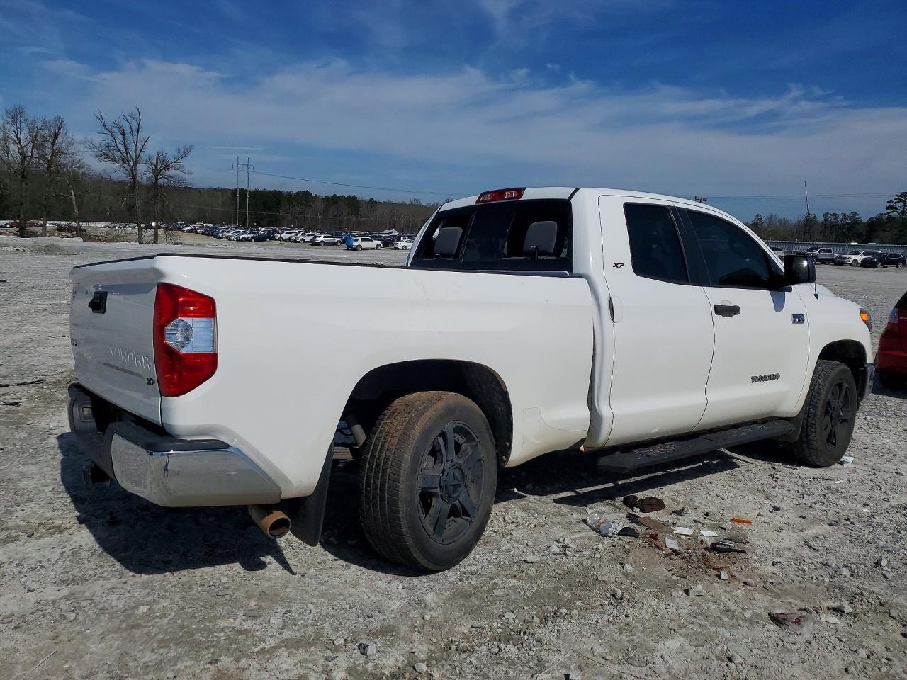2018 Toyota Tundra Sr5 - Image 3