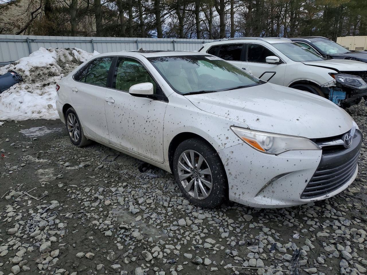 2017 Toyota Camry Xle - Image 4
