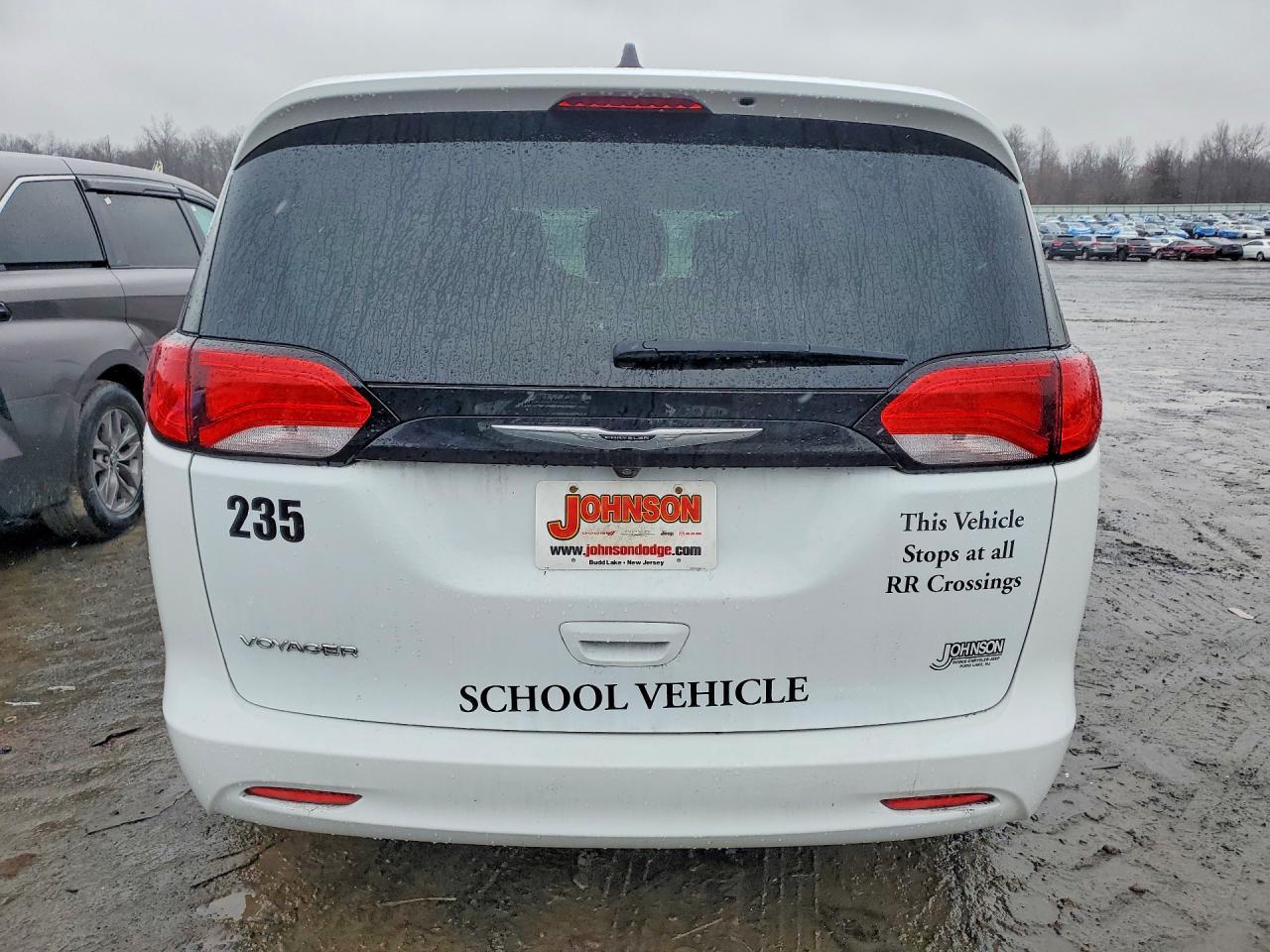 2024 Chrysler Voyager Lx - Фото 6