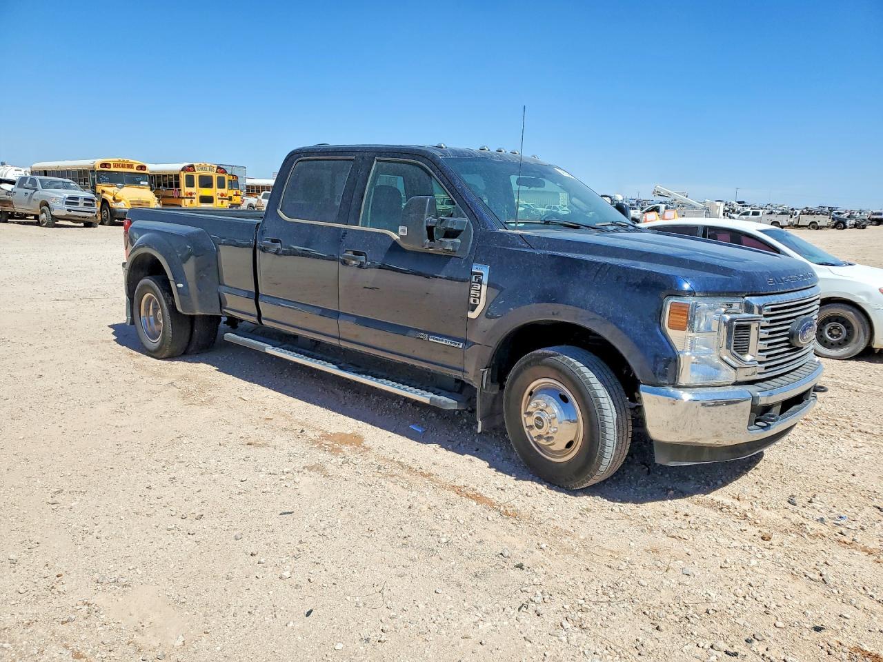 2022 Ford F350 Super Duty - Фото 4