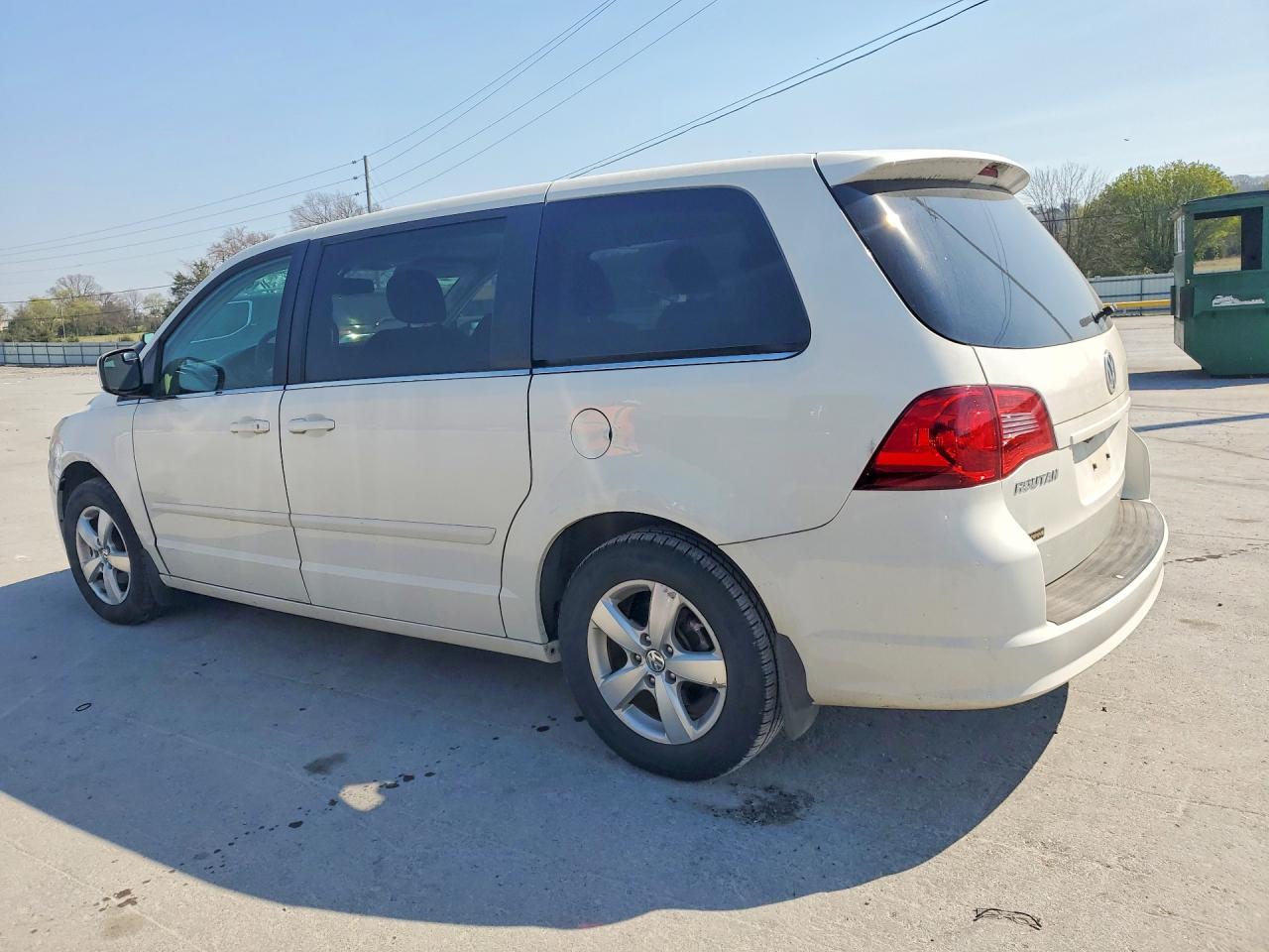 2010 Volkswagen Routan Se - Фото 2