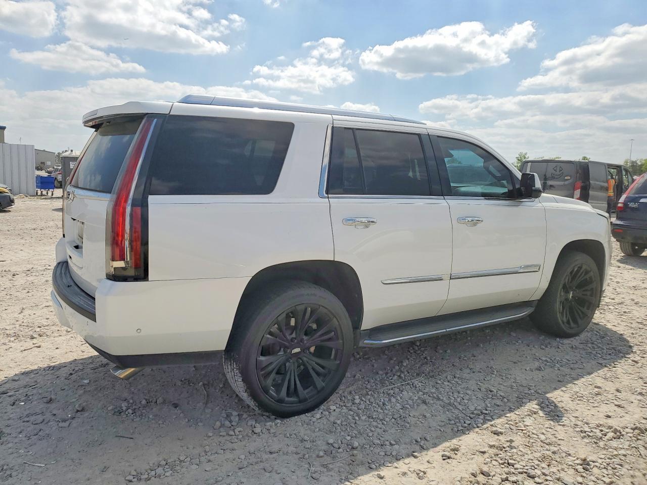 2018 Cadillac Escalade Luxury - Фото 3