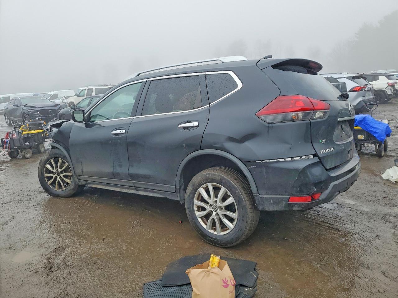 2019 Nissan Rogue Sv - Image 2