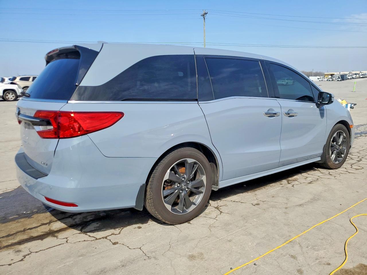 2023 Honda Odyssey Elite - Фото 3