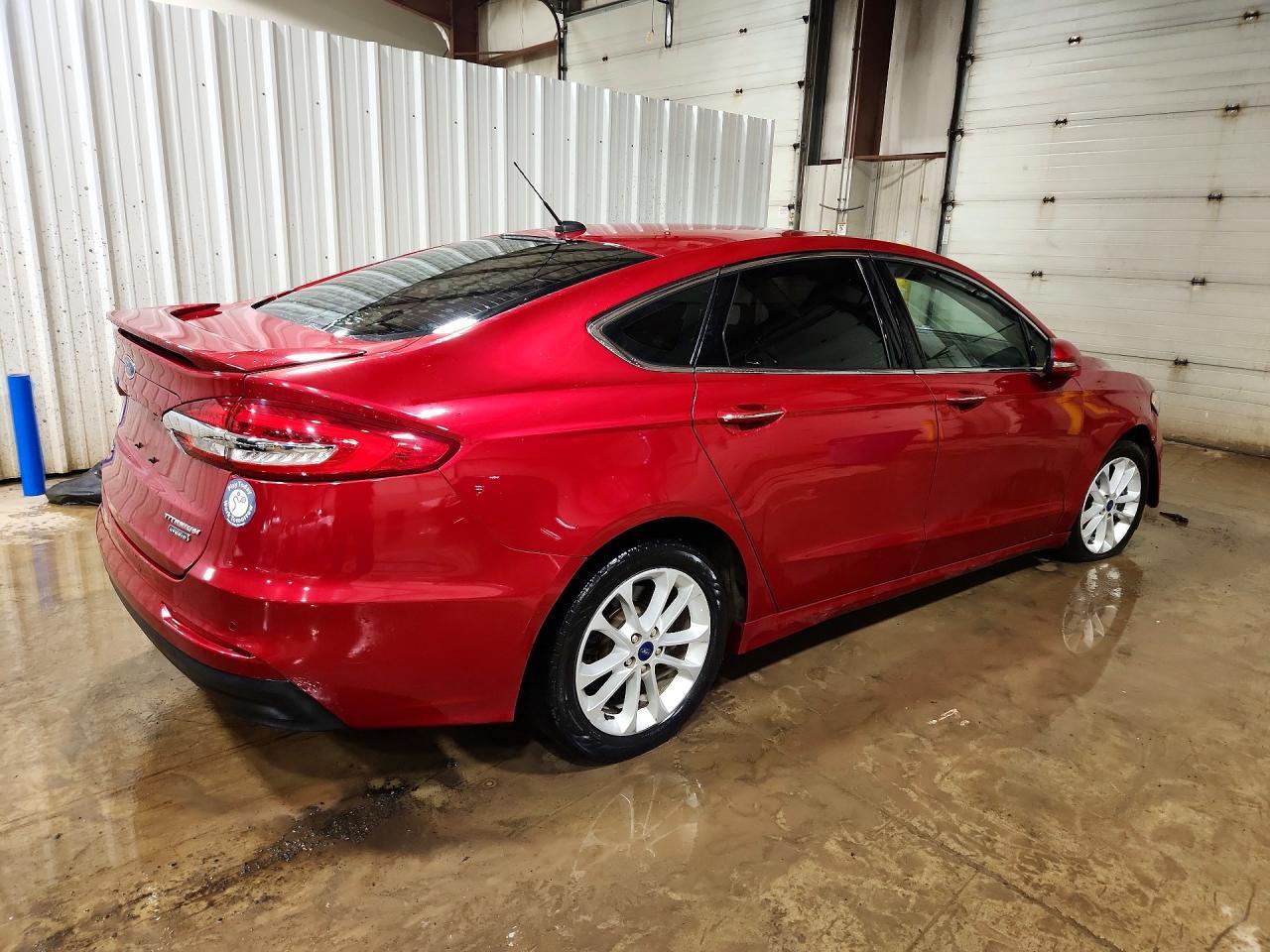 2020 Ford Fusion Titanium - Фото 3