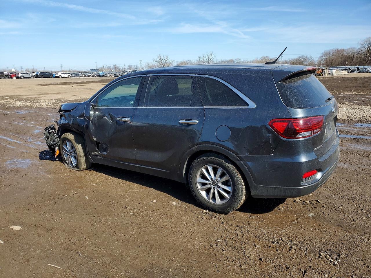2020 Kia Sorento L - Image 2