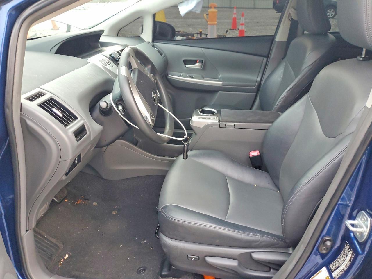 2012 Toyota Prius V Five - Image 7