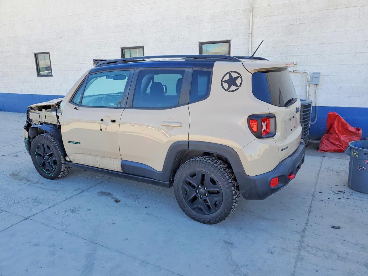 2017 Jeep Renegade Trailhawk - Фото 2