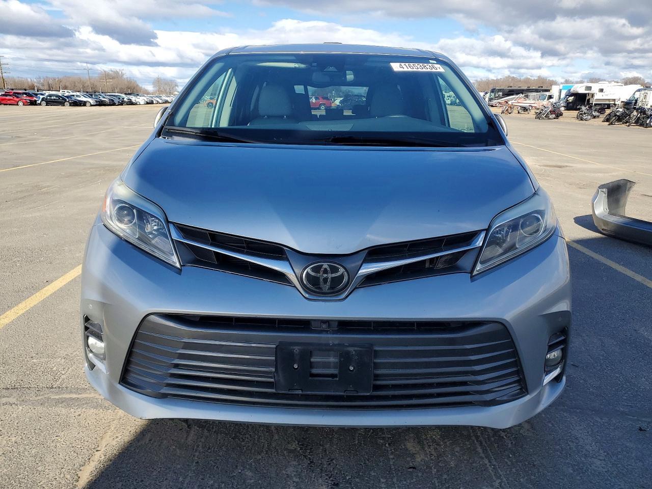 2019 Toyota Sienna - Фото 5