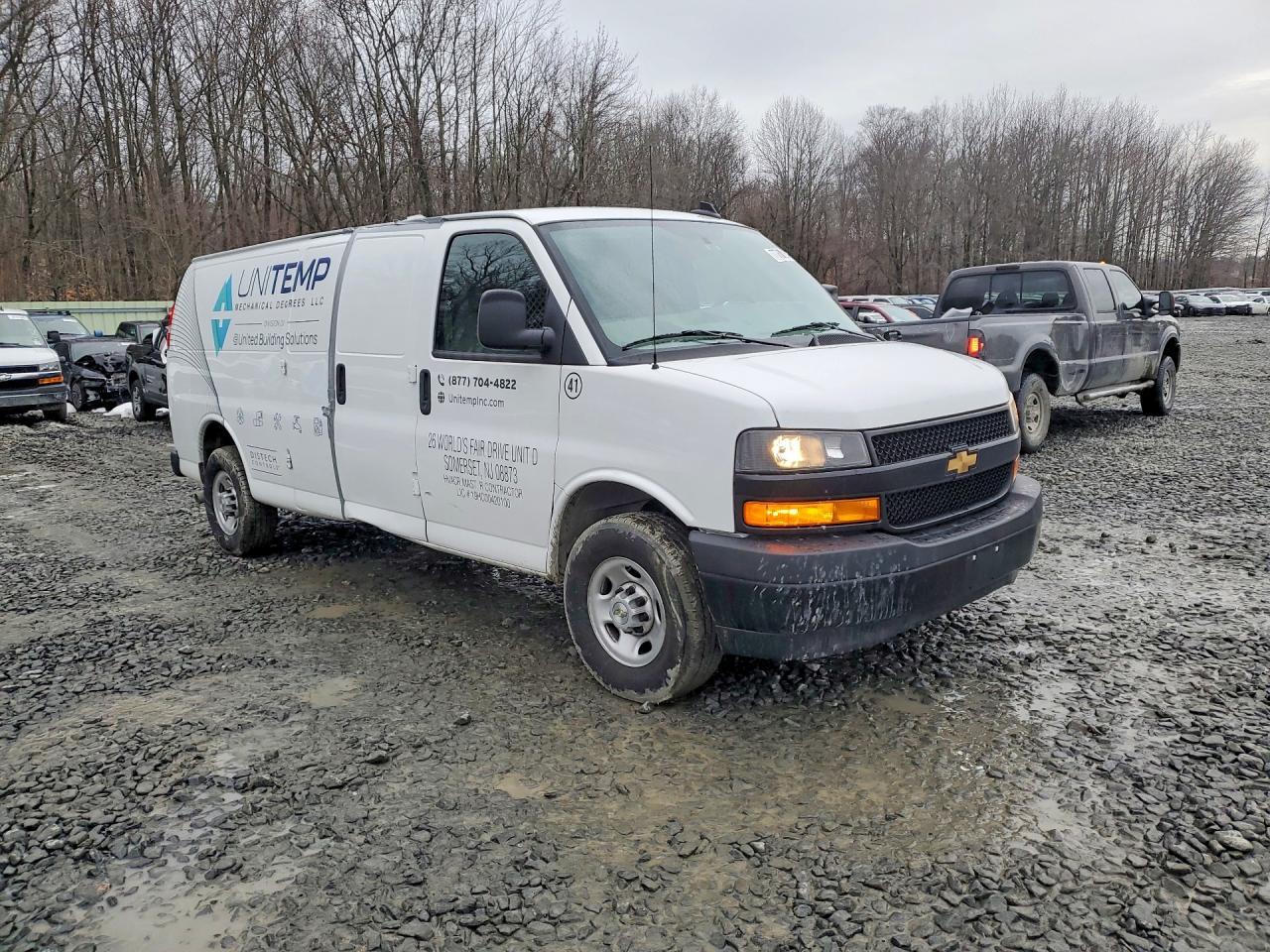 2024 Chevrolet Express G2500 - Фото 4