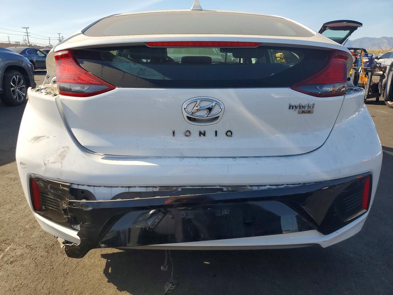 2019 Hyundai Ioniq Hybrid Blue - Image 6