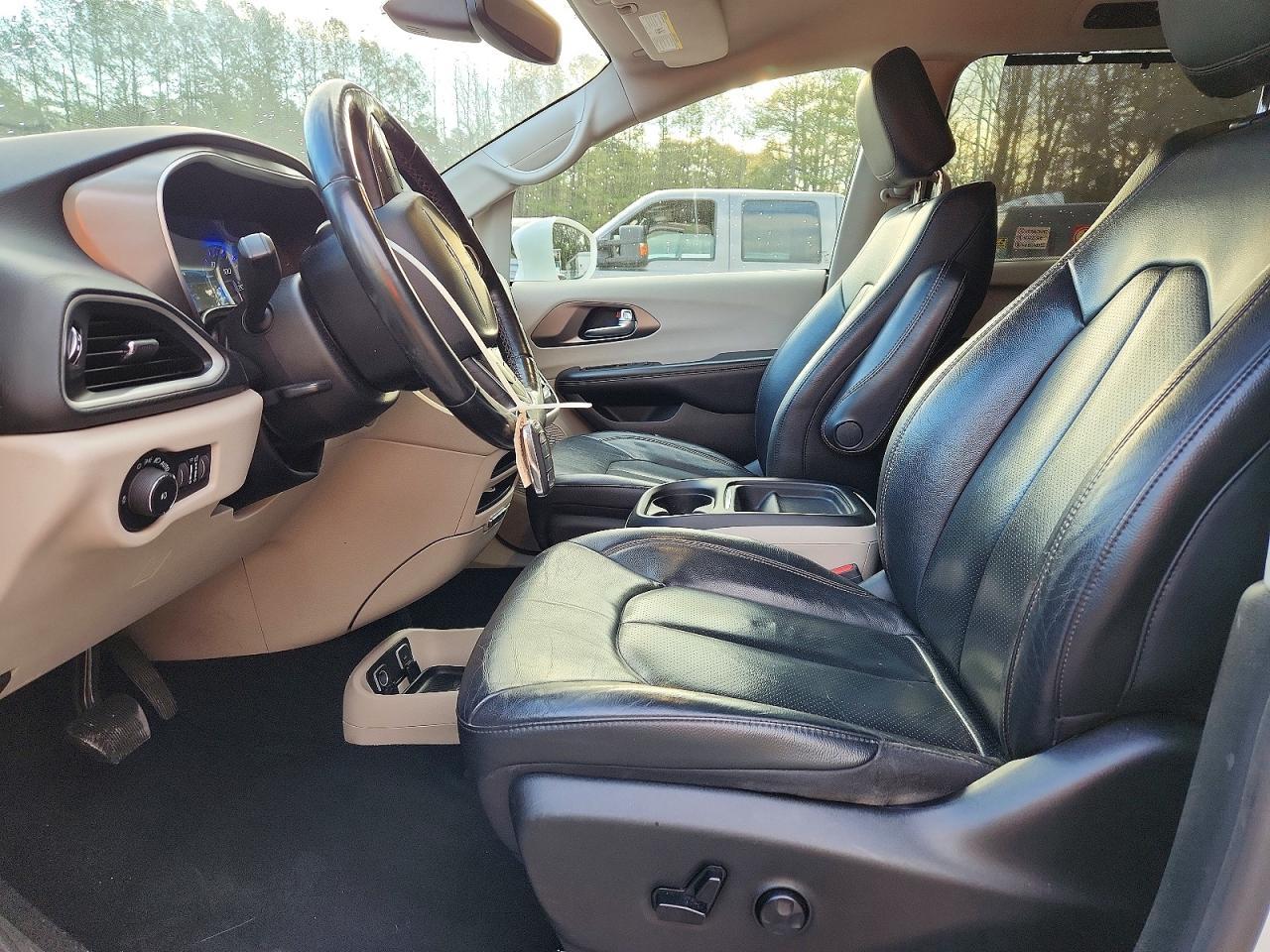 2020 Chrysler Pacifica Touring L - Image 7