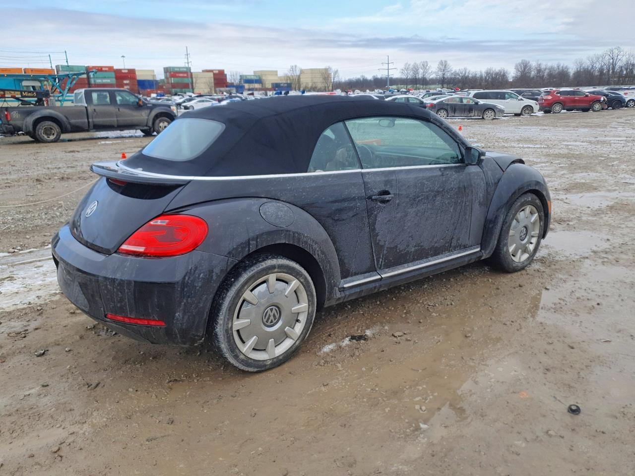 2013 Volkswagen Beetle - Image 3
